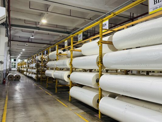 Φόρμα θερμικής τοιχοποίησης PET με αντοχή σε θερμοκρασία έως 130 °C 3 ίντσες ή προσαρμοσμένος πυρήνας χαρτιού και μήκος 0-6000 μέτρα