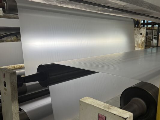 Λάμιναριστική ταινία θερμικής επικάλυψης με γυαλιστερή PET με προσαρμόσιμο πυρήνα χαρτιού και αντοχή σε θερμοκρασία έως 130 °C για ανθεκτική συσκευασία