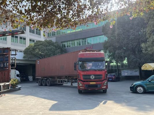 Φόρμα θερμικής επικαλύψεως PET με θερμοενεργοποιημένη πρόσφυση και μαλακή σκληρότητα για εφαρμογές πλάτους έως 2200 mm