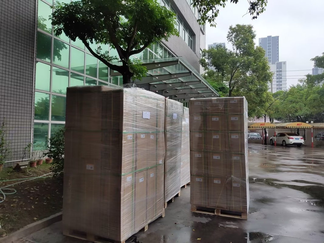 Επικίνδυνη λαμίνωση με καθρέφτη Eco Aluminum Film Θερμική λαμίνωση έτοιμη λύση για την επιχείρησή σας