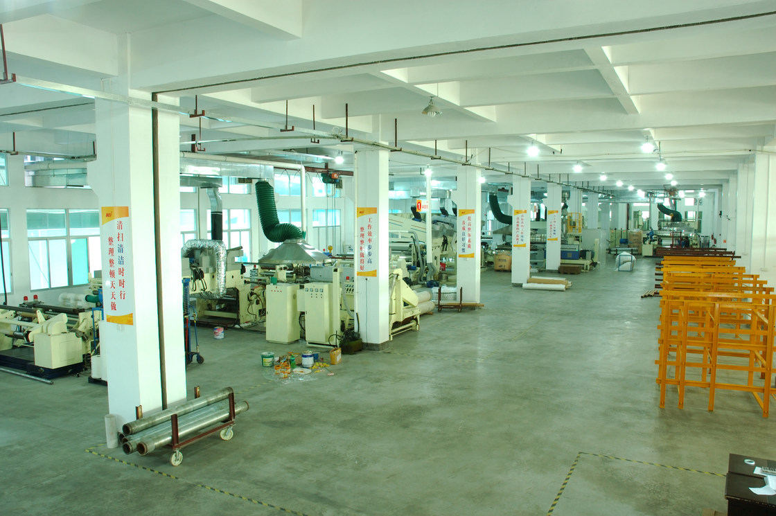 Μη ανακλαστική βελούδινη υφή θερμική μεμβράνη πλαστικοποίησης με χάρτινο πυρήνα 1 ίντσας ή 3 ιντσών για πλαστικοποίηση Premium Digital