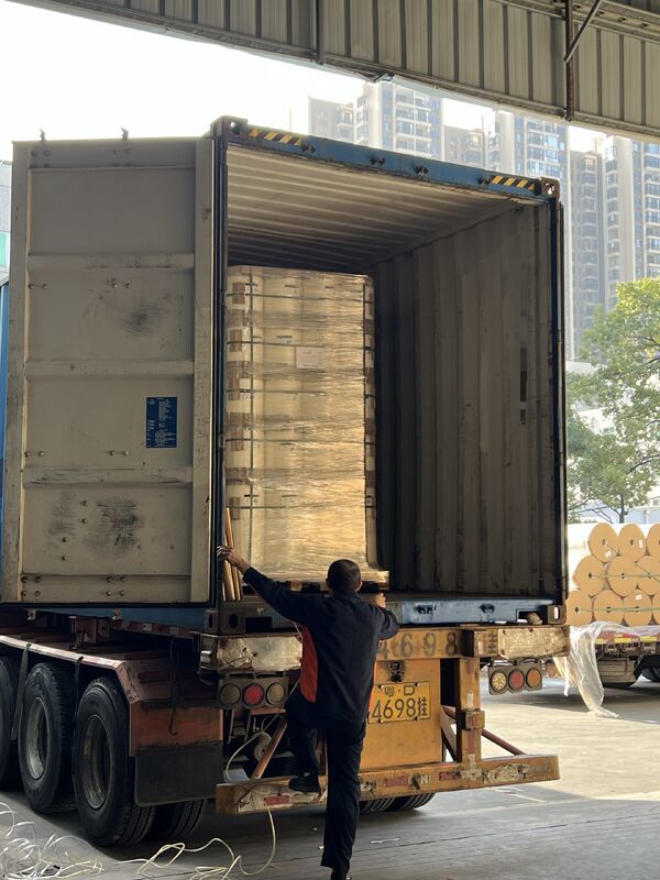 Recyclable And Eco-friendly Thermal Lamination Film with High Transparency and 1 Inch or 3 Inch Core for Book Protection