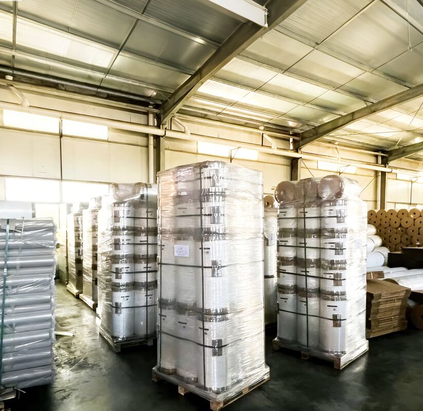 Πάνω από 90 GU επίπεδο λάμψης Φιλμ λάμψης με ανθεκτική υγρασία και διπλή πλευρική θεραπεία κορώνας