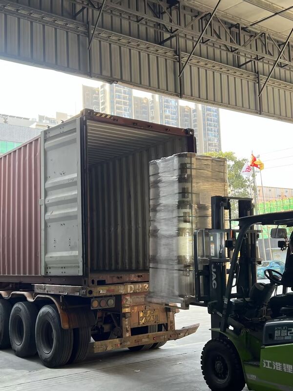 Δύο κύλινδροι ταινιών λαμινοποίησης με θεραπεία διπλής κορώνας με πλάτος 100 mm έως 2200 mm και θερμική πρόσφυση τροφίμων